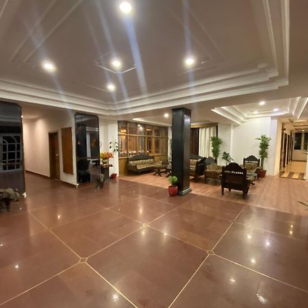 Grand Him Queen Ac Centralized Dharamshala Dış mekan fotoğraf