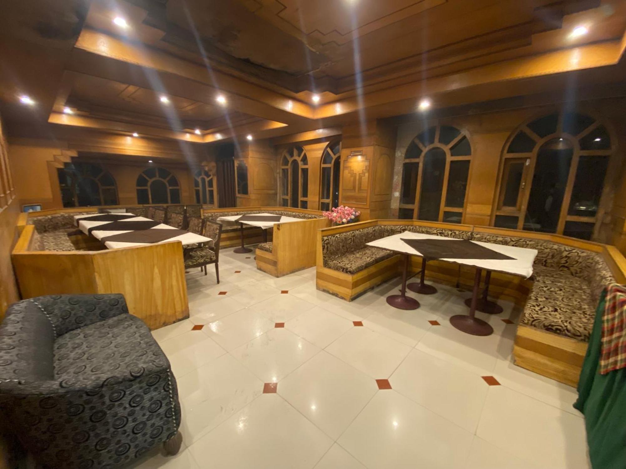Grand Him Queen Ac Centralized Dharamshala Dış mekan fotoğraf