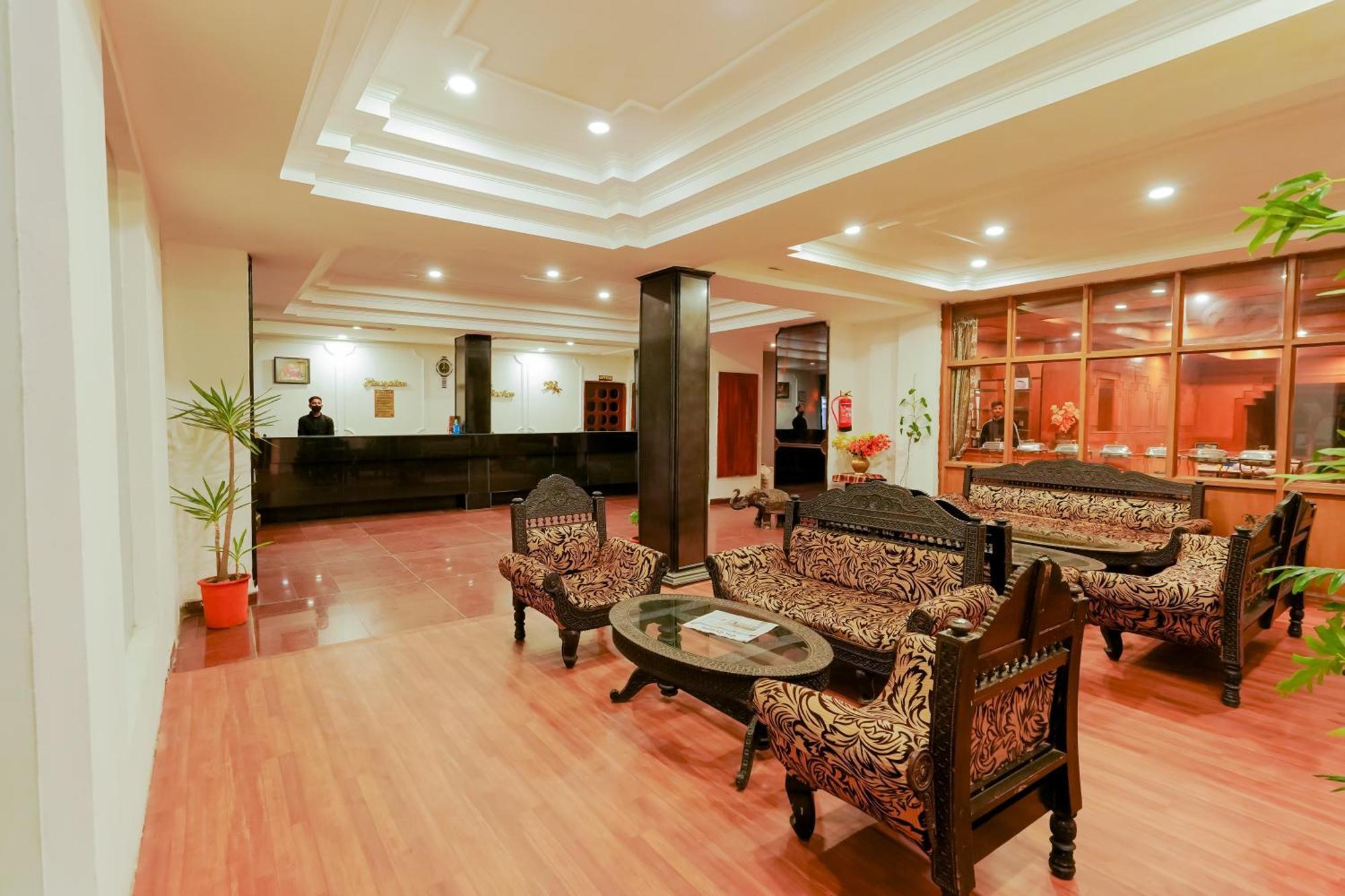 Grand Him Queen Ac Centralized Dharamshala Dış mekan fotoğraf