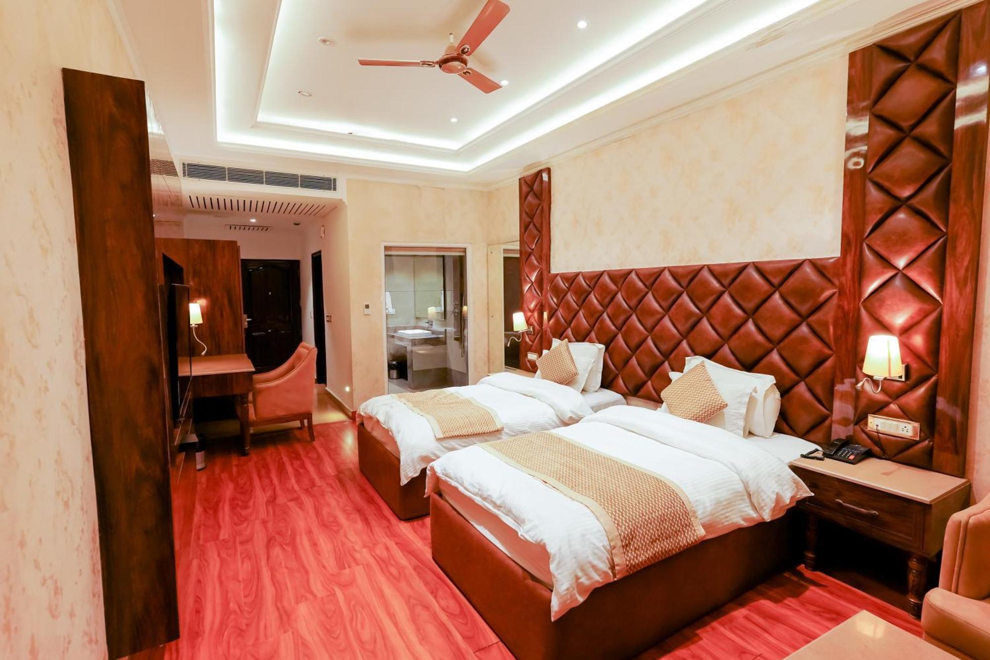 Grand Him Queen Ac Centralized Dharamshala Dış mekan fotoğraf