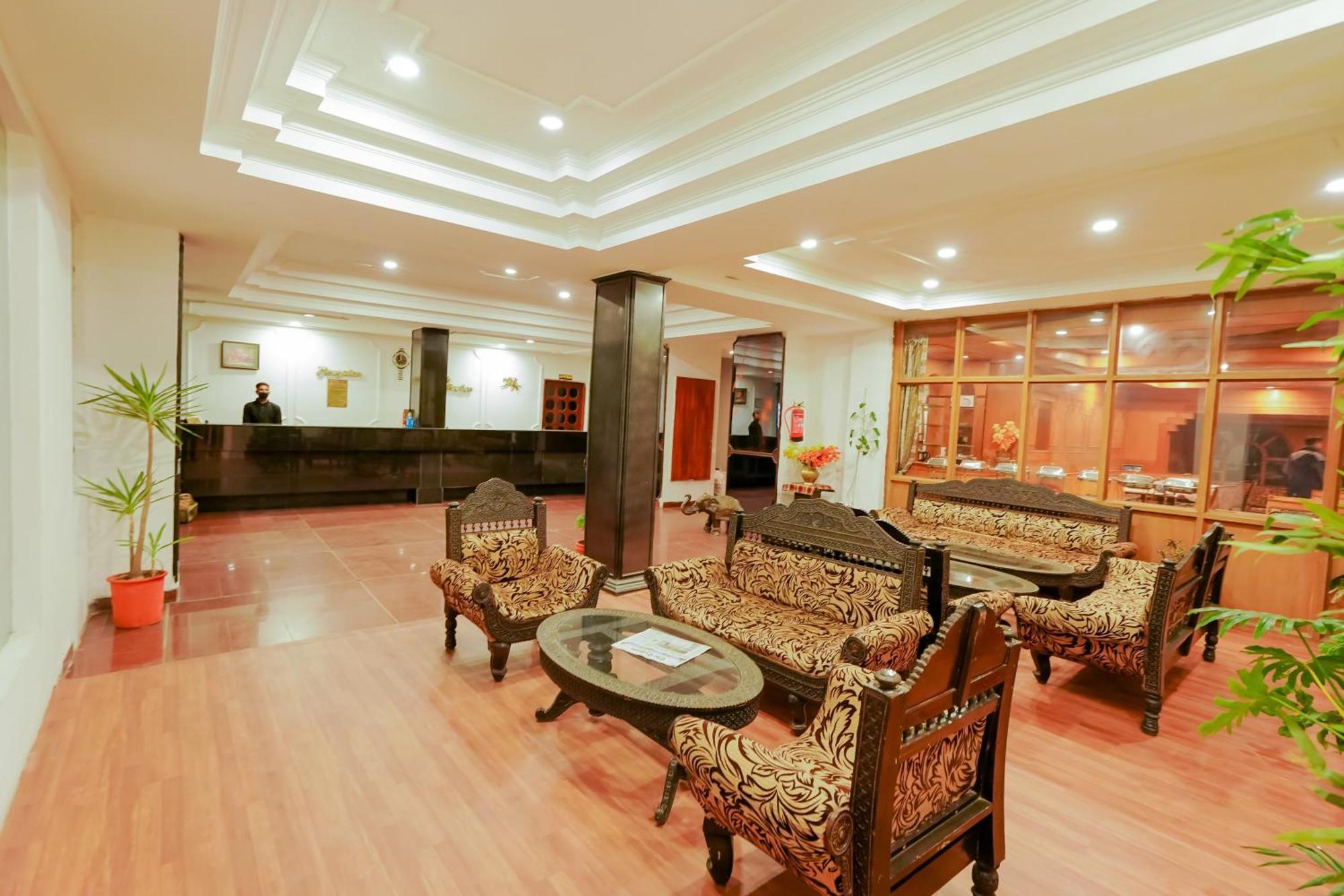 Grand Him Queen Ac Centralized Dharamshala Dış mekan fotoğraf
