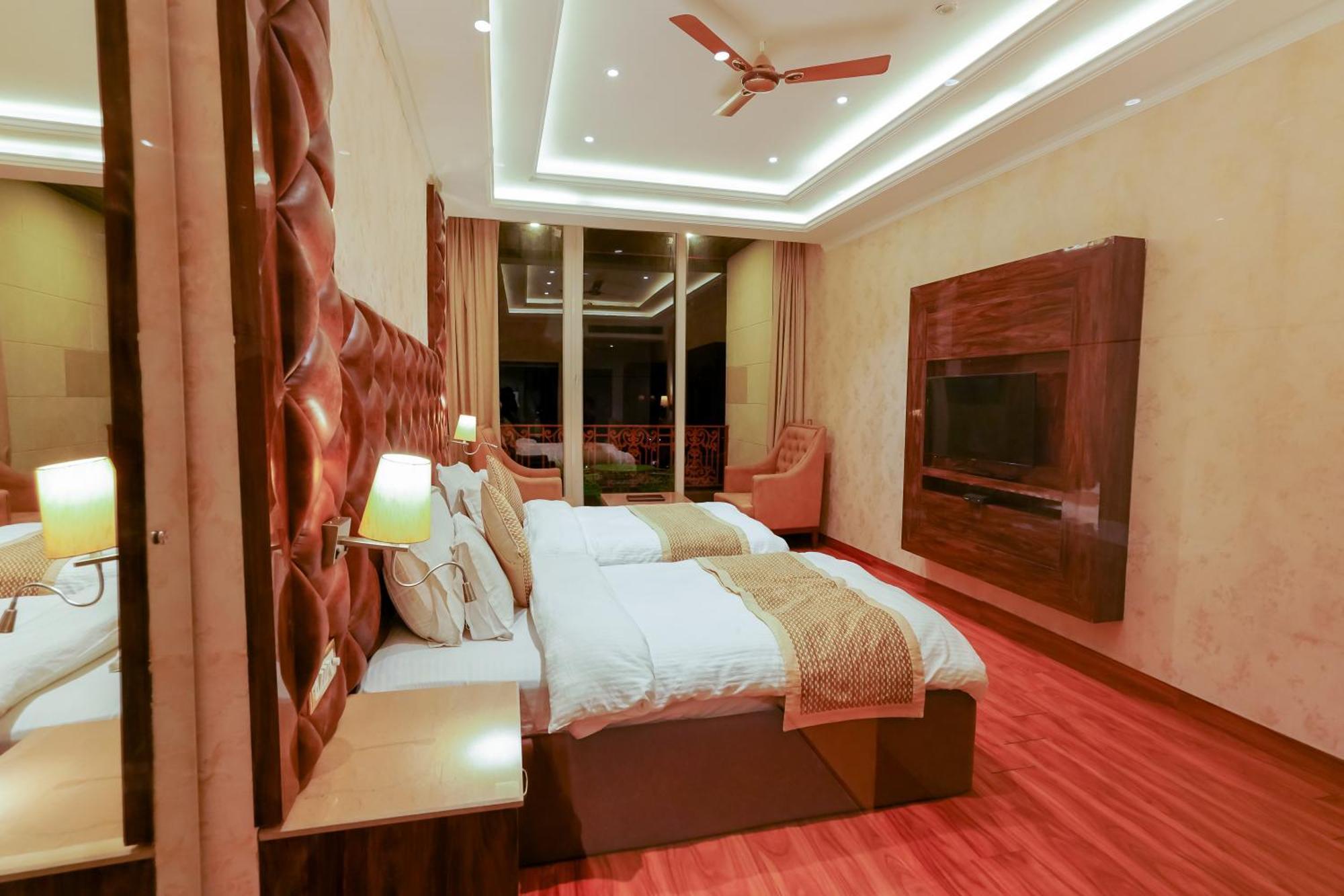 Grand Him Queen Ac Centralized Dharamshala Dış mekan fotoğraf