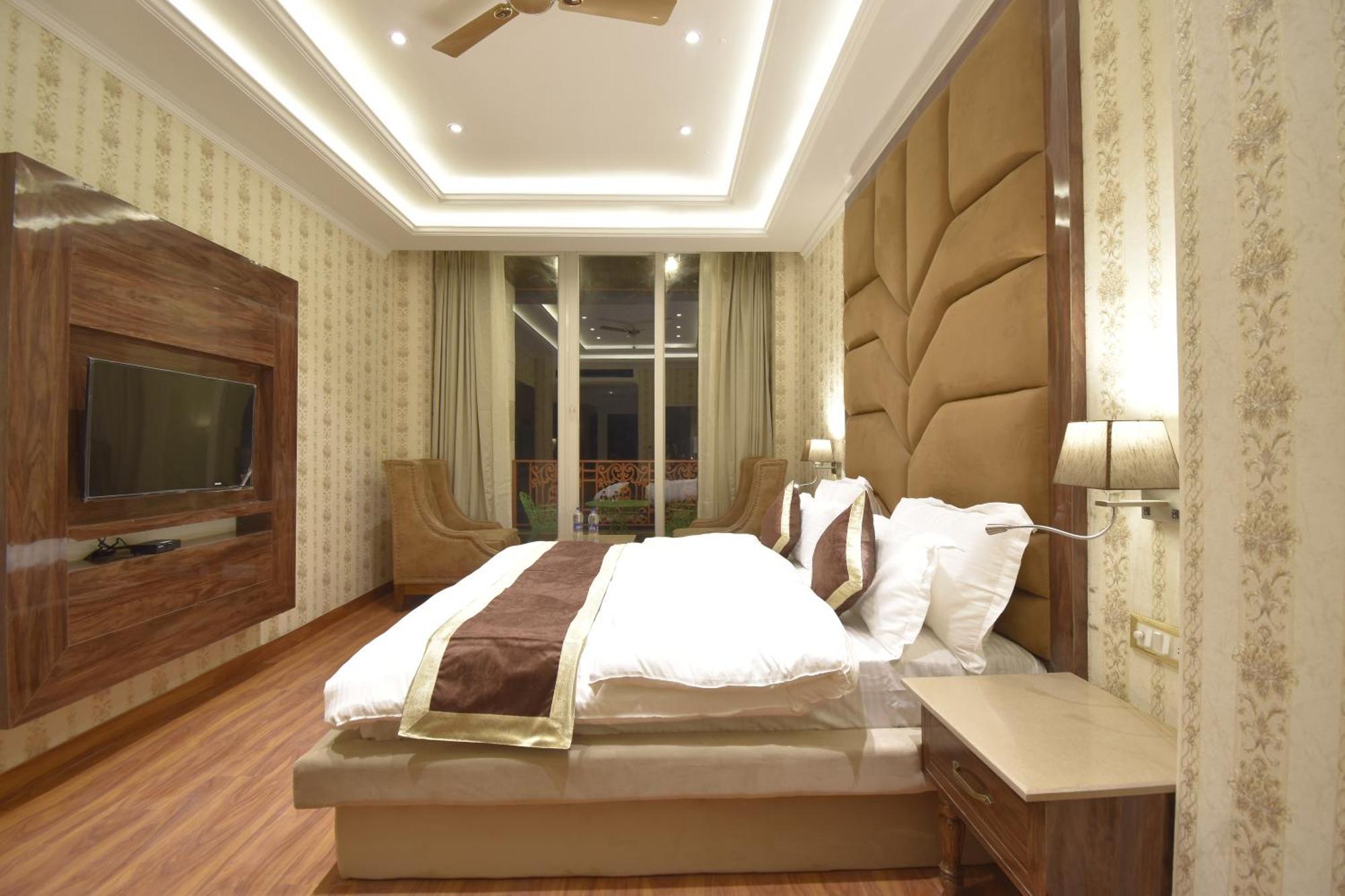 Grand Him Queen Ac Centralized Dharamshala Dış mekan fotoğraf