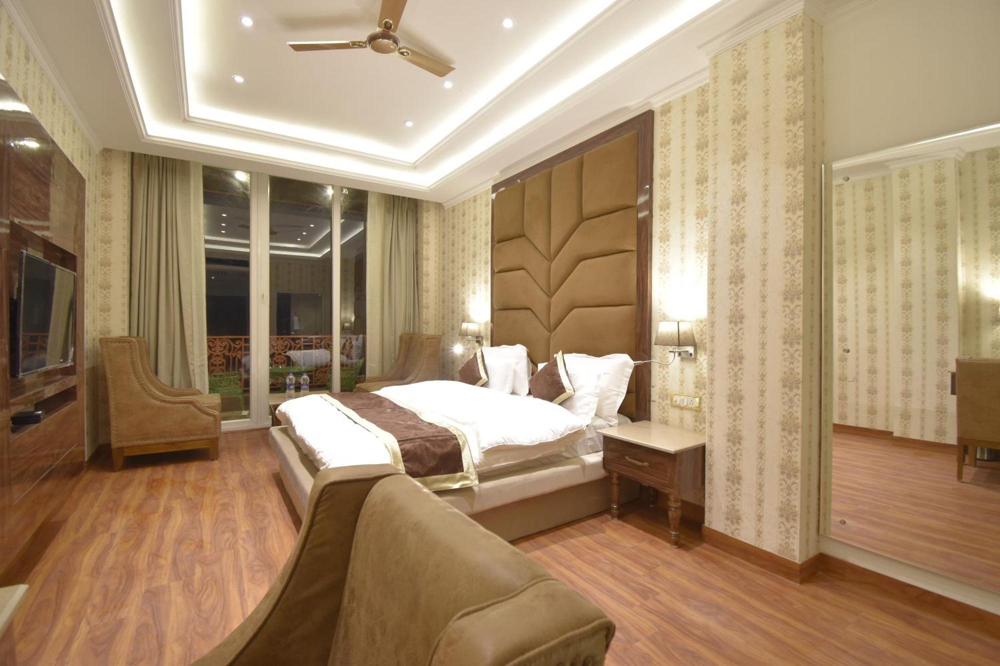 Grand Him Queen Ac Centralized Dharamshala Dış mekan fotoğraf