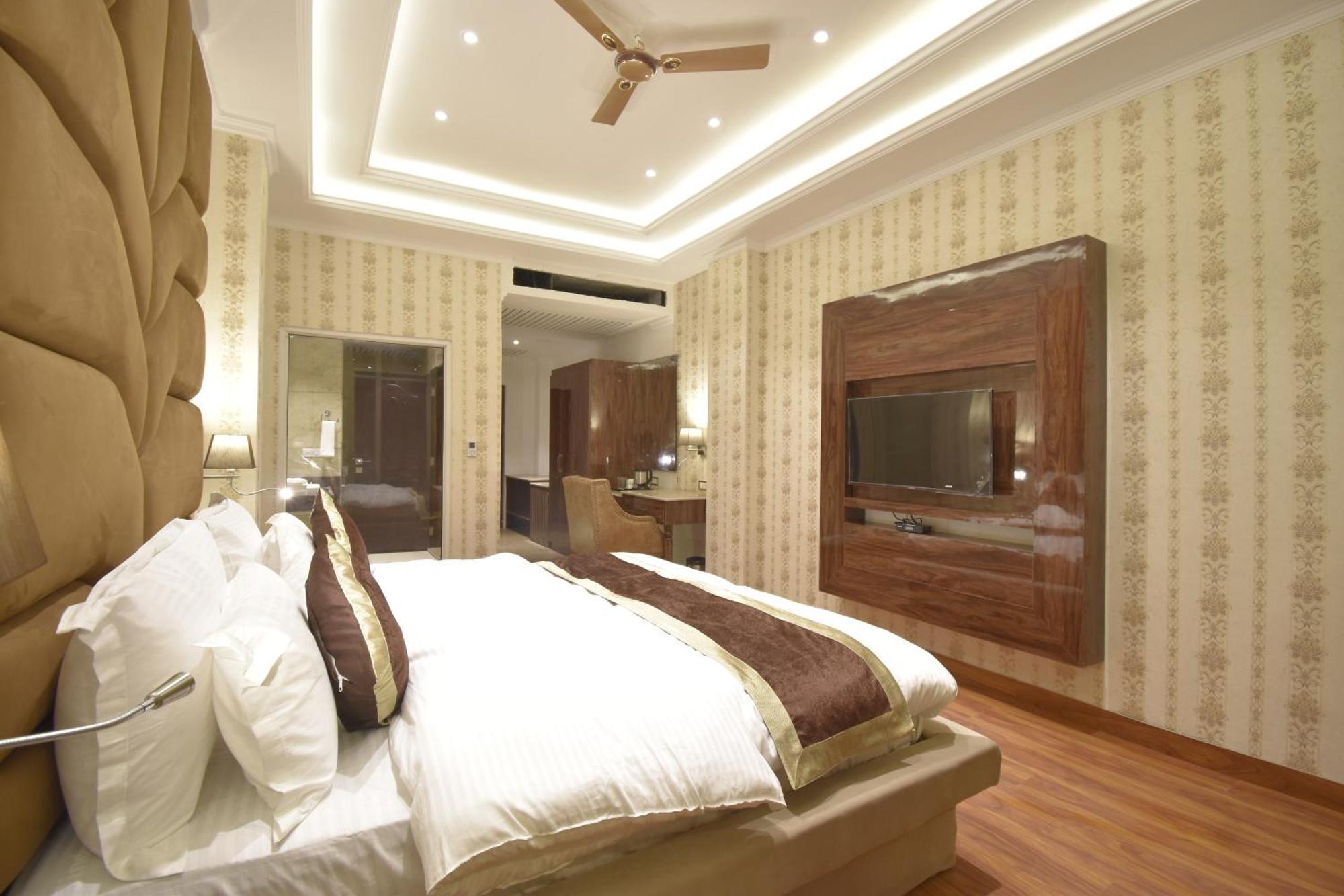 Grand Him Queen Ac Centralized Dharamshala Dış mekan fotoğraf