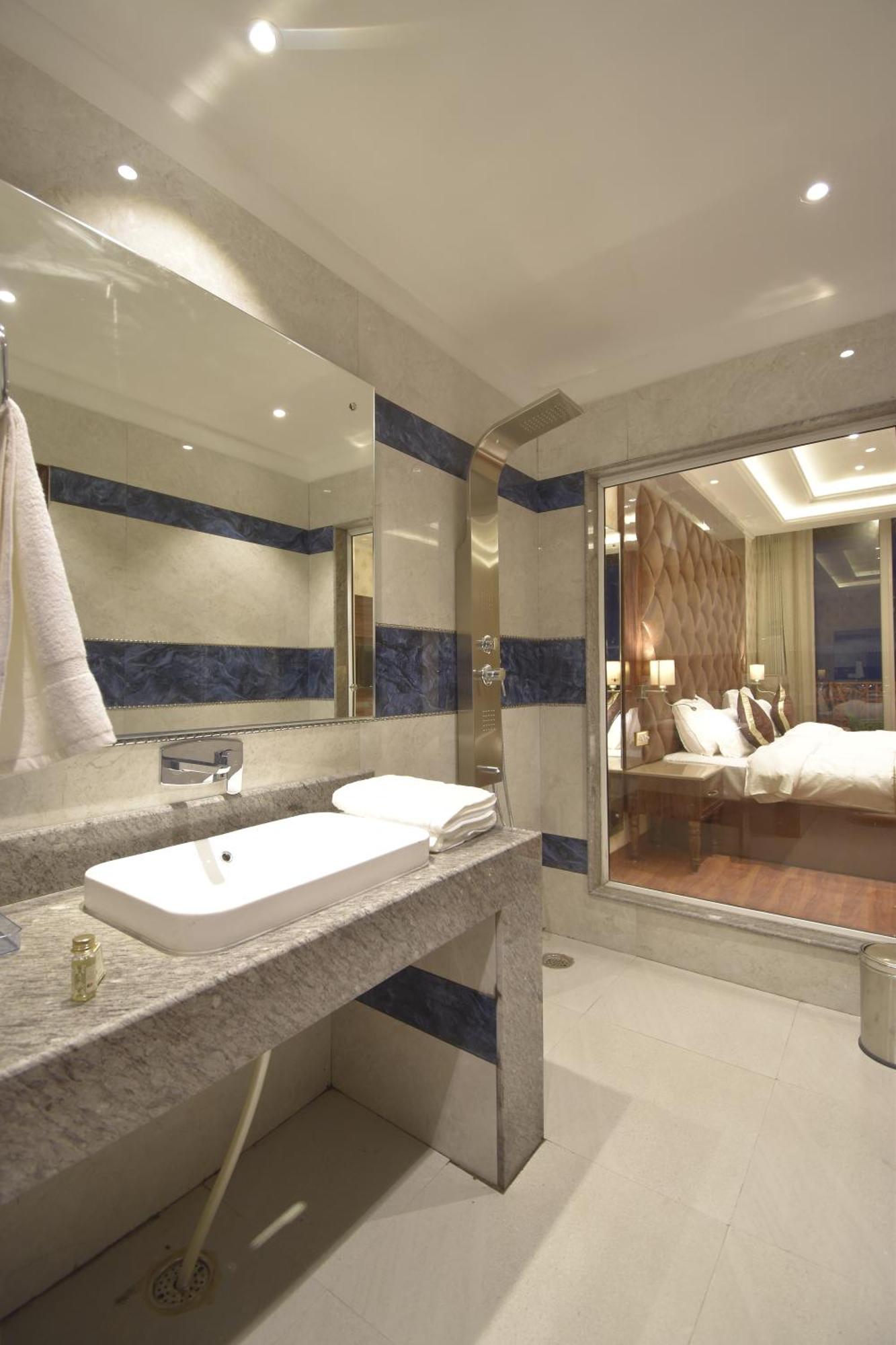 Grand Him Queen Ac Centralized Dharamshala Dış mekan fotoğraf