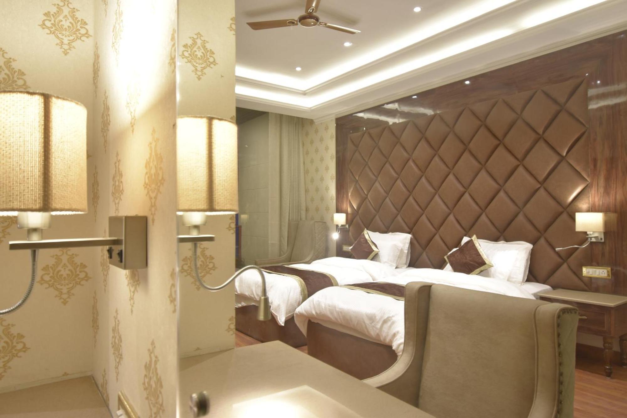 Grand Him Queen Ac Centralized Dharamshala Dış mekan fotoğraf