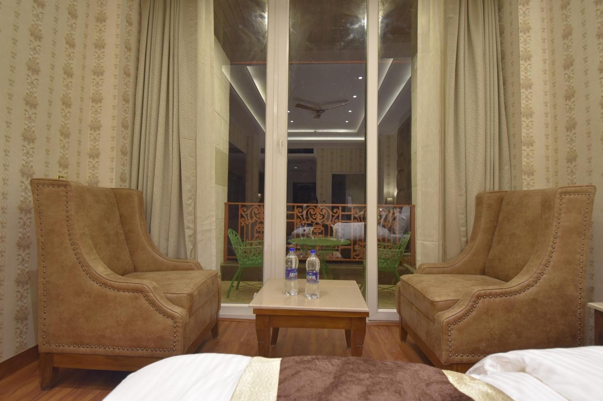 Grand Him Queen Ac Centralized Dharamshala Dış mekan fotoğraf